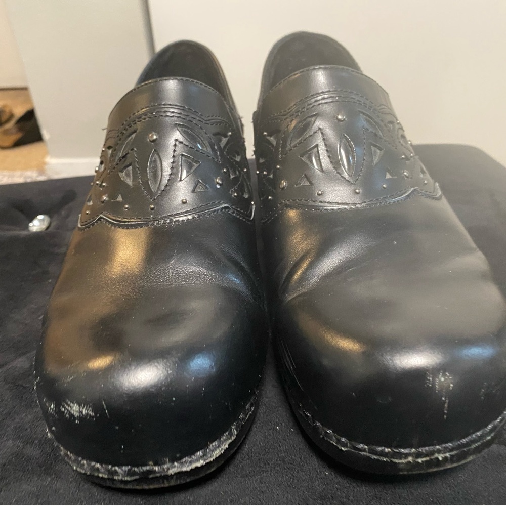 Dansko Leather Slip-On Clogs with Cutout Detailing Size 11 - Picture 2 of 6